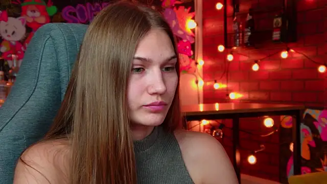 Sweet_Emilya Adlı Modelin Canlı XXX Sohbeti