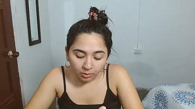 XXX chat uživo modela Thalian