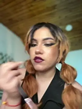 Chat +18 de NikkiNix ao vivo