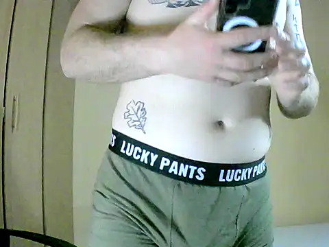 MacMillan69 Show in webcam