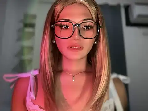 fuckingkeysha Show in webcam