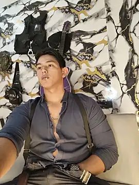 Hiroshi_Shen Live XXX Chat