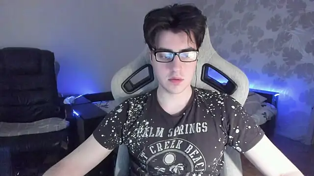 Knuckles17 – webcam-show