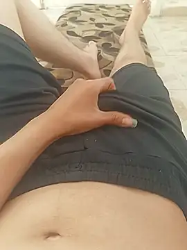 qamar97 Adlı Modelin Canlı XXX Sohbeti