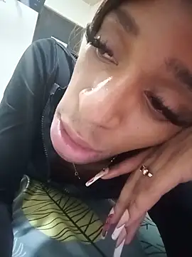 lucianadolll webcam show