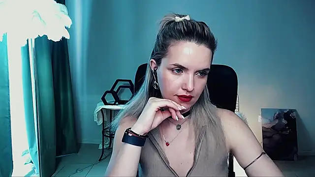 AliceSmite élő XXX-chatje