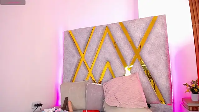 Lizza_Jones' Webcam Show