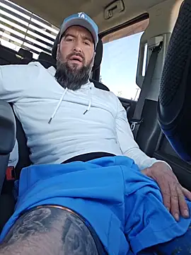 Онлайн чат XXX Beardedtattood