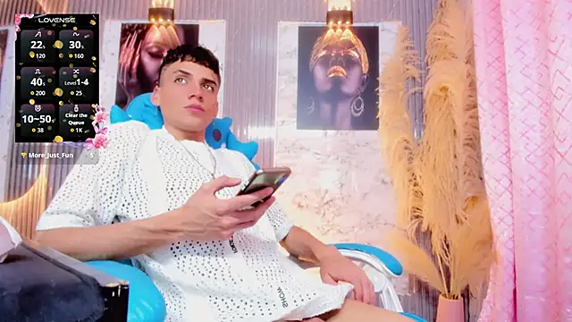 Webkamerová show latino_boyy_