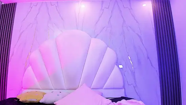 Chatroom XXX en direct de AliiceWonderland_