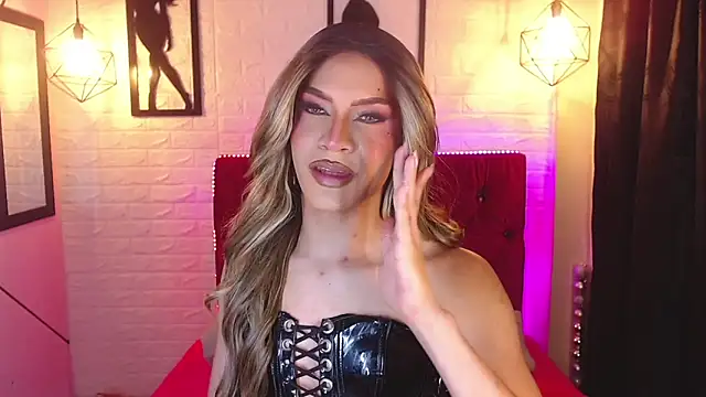 agatha_rodriguez Adlı Modelin Canlı XXX Sohbeti