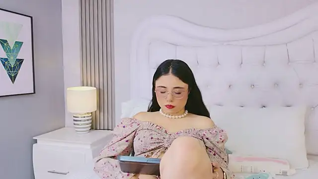 ScarlettPetrova Adlı Modelin Canlı XXX Sohbeti