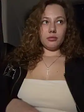 חדר צ'אט בשידור חי של AsynaYuuki