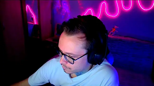MeLanXolik Шоу с уебкамера
