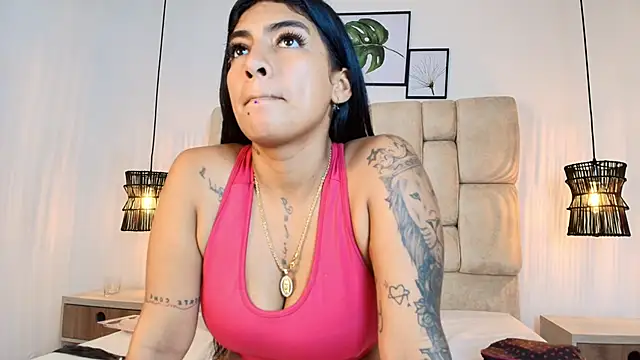 Chat +18 de KimberlyFox_t ao vivo