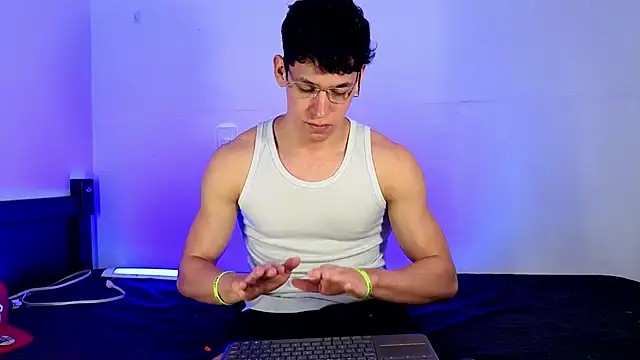 Chatroom XXX en direct de Luke_Muscle