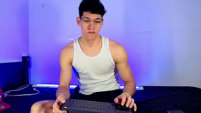 Luke_Muscle Live XXX Chat