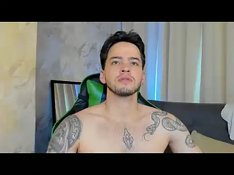 RONNY_COLTONn Webbikameraesitys