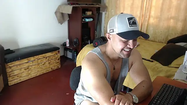 AlejoMoretti Webcam show