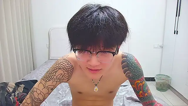 KK-cuteboy 即時 XXX 聊天