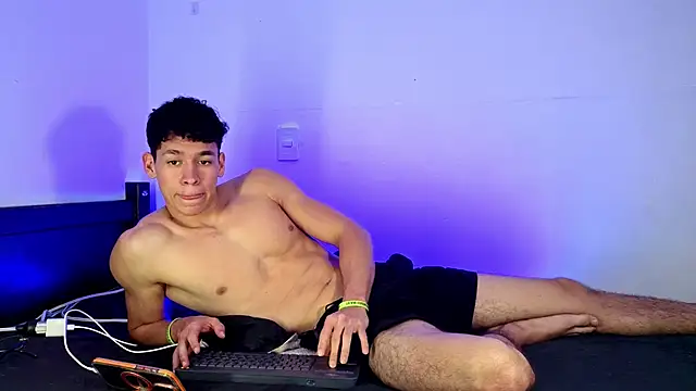 Chat XXX Live Luke_Muscle