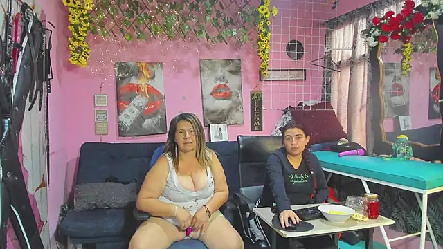 lesbiancuple's Live XXX Chat