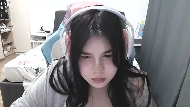 LunarMia Live XXX Chat