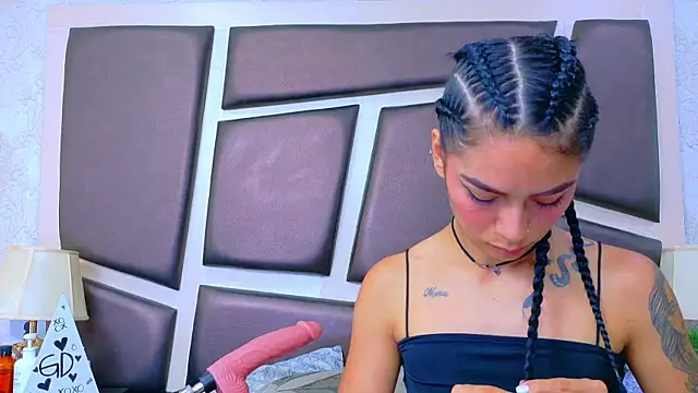 NicoleEsposito Adlı Modelin Canlı XXX Sohbeti
