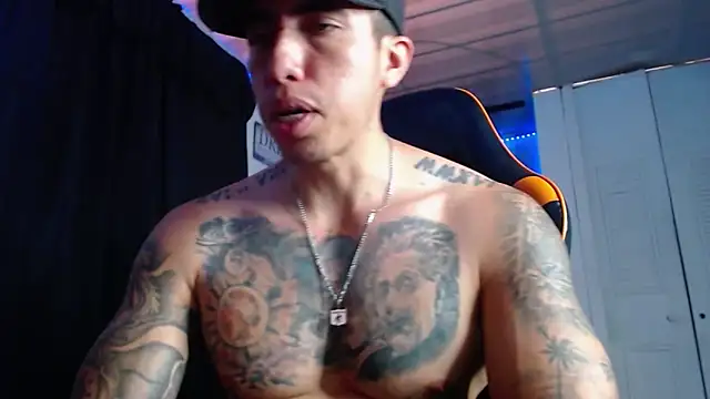 Czat XXX na żywo – Adam_Hudsond