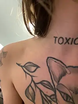 SaintSquirt 라이브 XXX 채팅