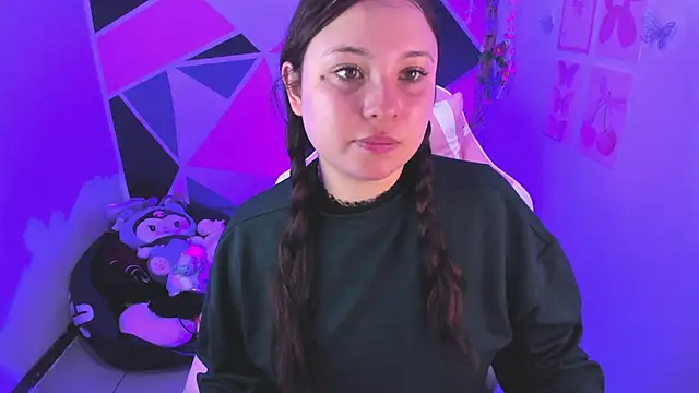 little_emma0 Live XXX Chat