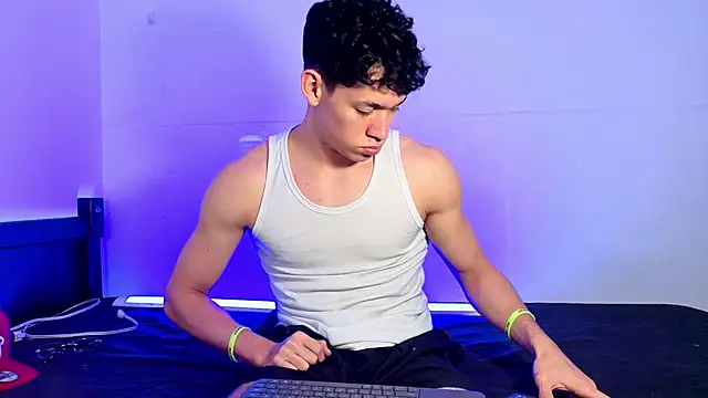 Chatroom XXX en direct de Luke_Muscle