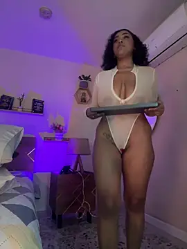 YariRose Chat XXX in diretta