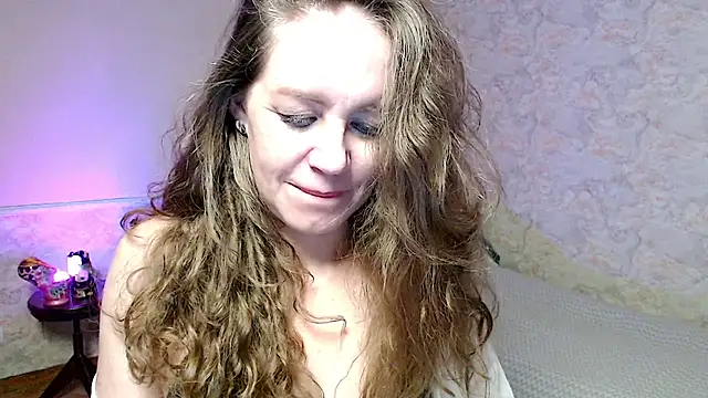 Fern_Lust Adlı Modelin Canlı XXX Sohbeti