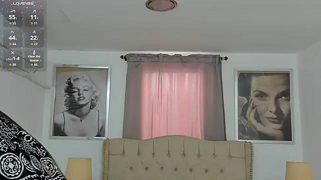 צ'אט XXX בשידור חי של Beautyari_