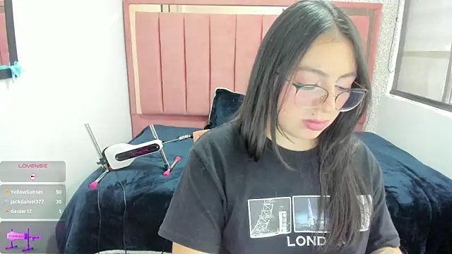 XXX chat uživo modela MiaWils_