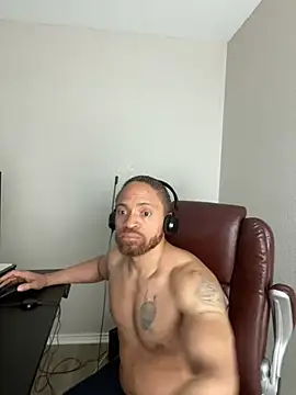 Fathero1time Chat XXX in diretta