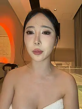 AYW-21 Live XXX-chat