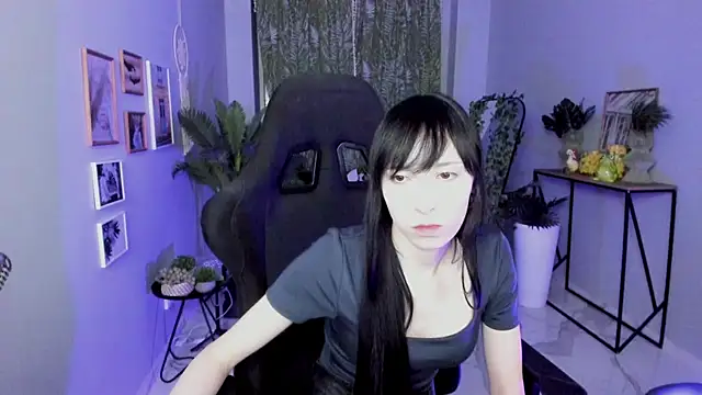 Chat +18 de SeraphineSparda ao vivo