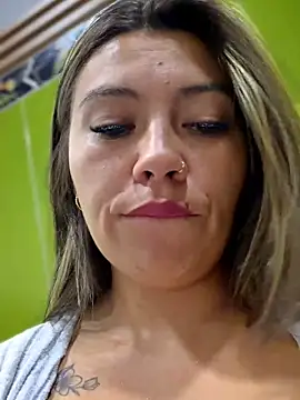 LIZ-06_ Webcam show