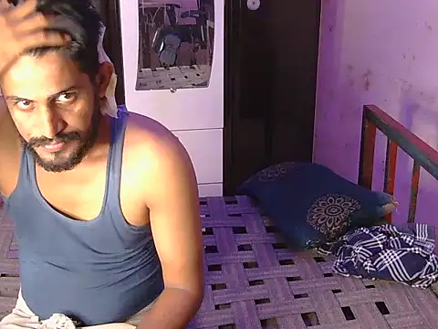 Chat +18 de HotXKrish ao vivo