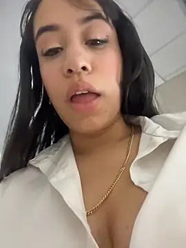 SweetCurvesXXX's Live XXX Chat