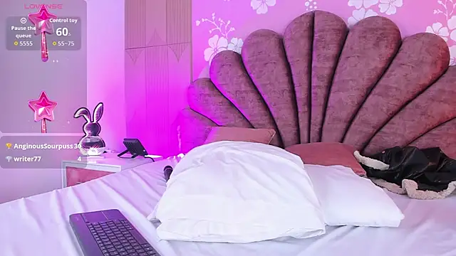 violetsmith1_ élő XXX-chatje