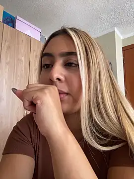 Chat +18 de Miabonnett_ ao vivo