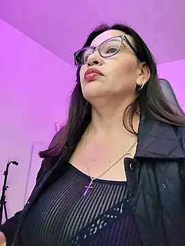 esmeralda_milf's Webcam Show