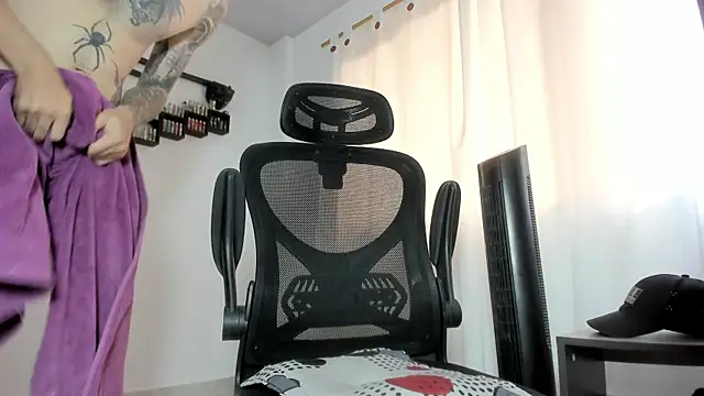 DmitriSandersのライブXXXチャット