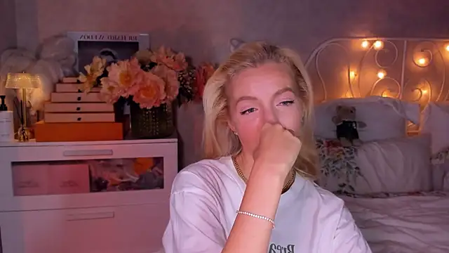 aestetick Adlı Modelin Canlı XXX Sohbeti