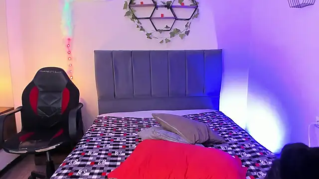 Ateneaaa_ Adlı Modelin Canlı XXX Sohbeti