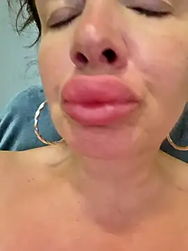 Adivaaa – Live XXX-chat