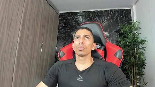 Erik_castle's Live XXX Chat